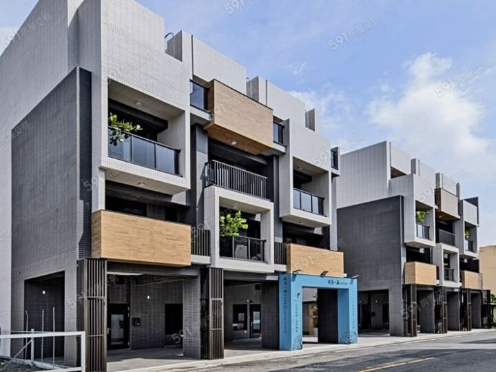 Budget Row house architects